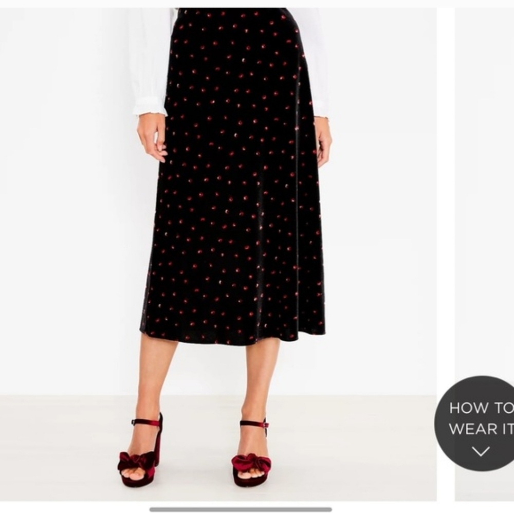 NWT LOFT Black and Red Floral Velvet Midi Skirt Size M